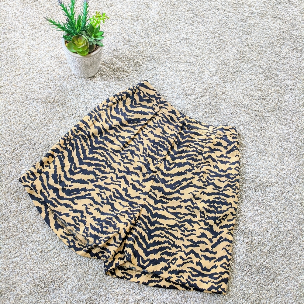 Good American High Waist Zebra Print Shorts — Black & Tan